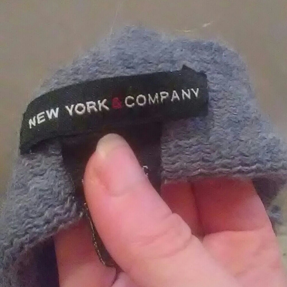 New York and company scarf